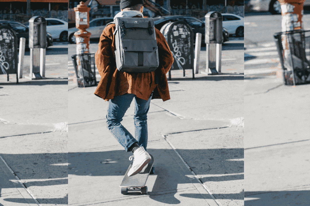 How-to-Carry-Skateboard-on-Backpack